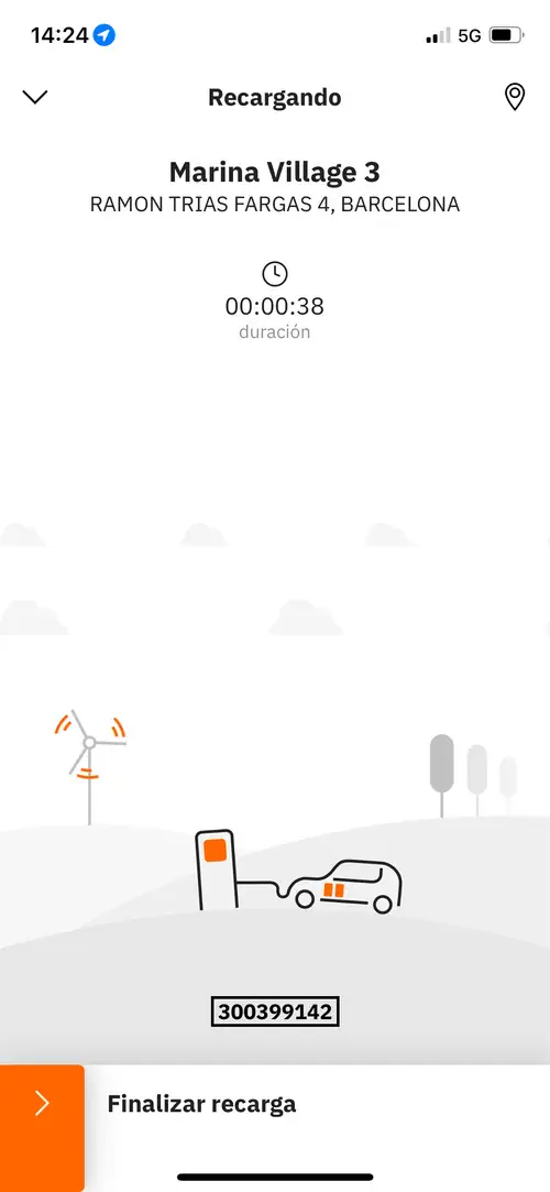 La aplicación easyCharging durante una recarga, con el punto de recarga, el tiempo transcurrido y el número de sesión.