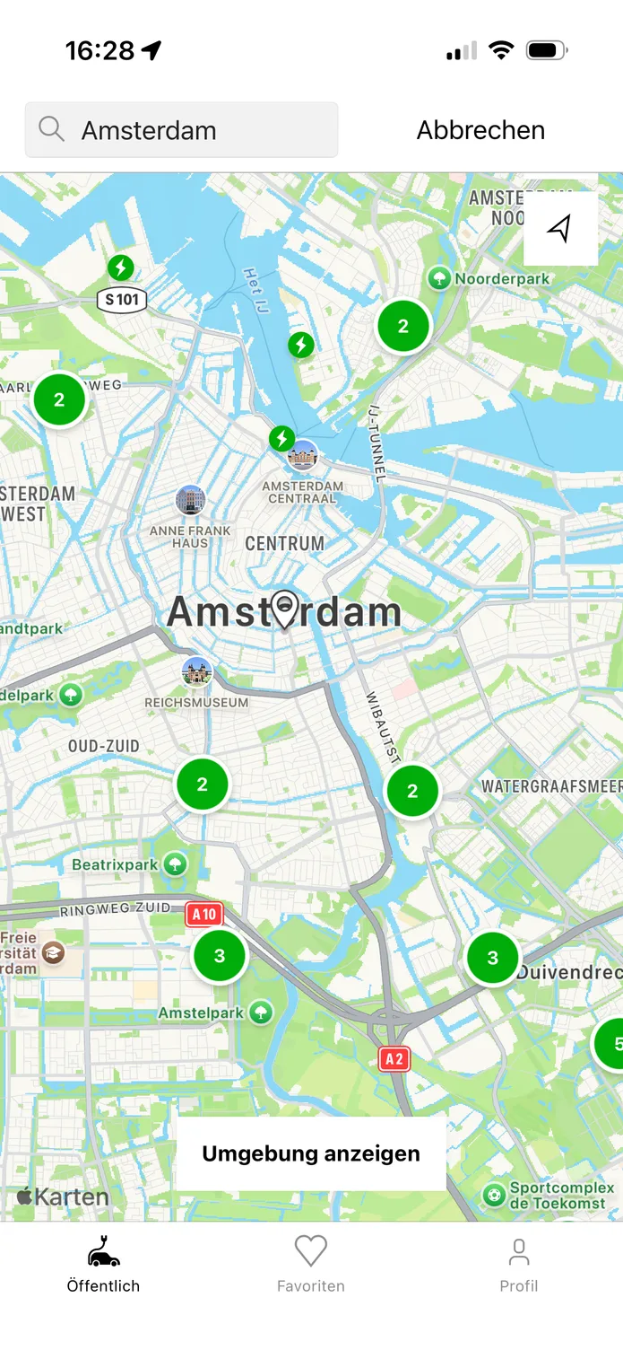 Die easyCharging-App mit einer Live-Karte der Ladepunkte in Amsterdam; darunter die nächstgelegenen Punkte und ihre Ladeleistung.