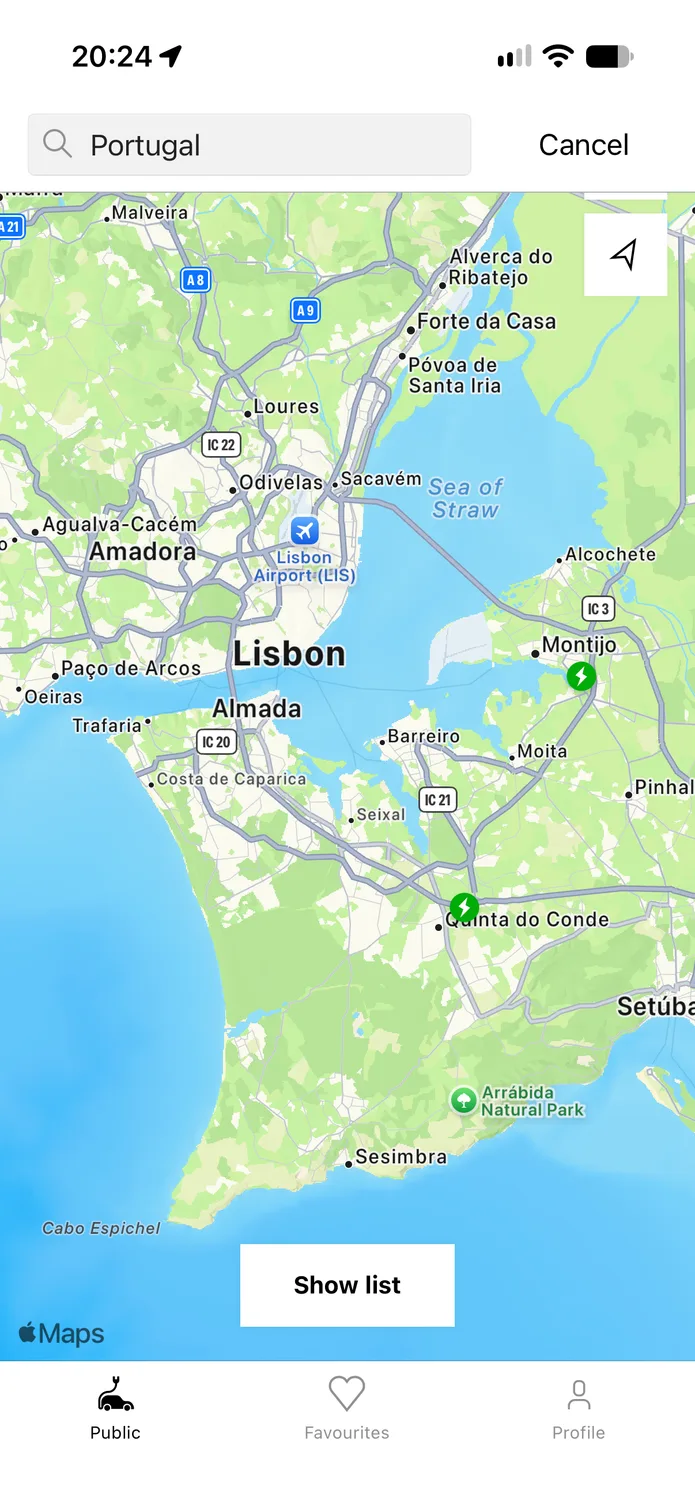The easyCharging app showing a live map of charging points across Lisbon.