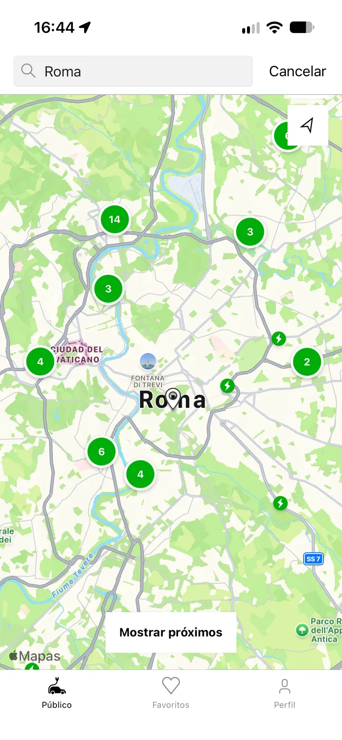 La aplicación easyCharging con un mapa en directo de los puntos de recarga en Roma.