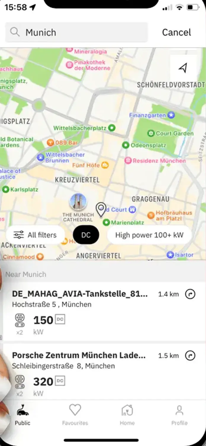 L'application easyCharging affichant une carte en direct des points de recharge à Munich, avec les points les plus proches et leur puissance.