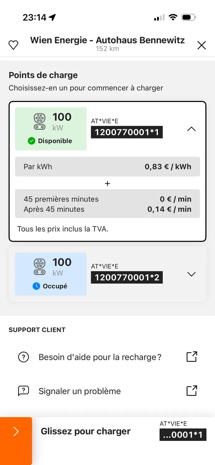 L'application easyCharging affichant une station de recharge à proximité : ses points de charge, le prix par kWh avant de brancher, et un bouton à glisser pour démarrer la recharge.