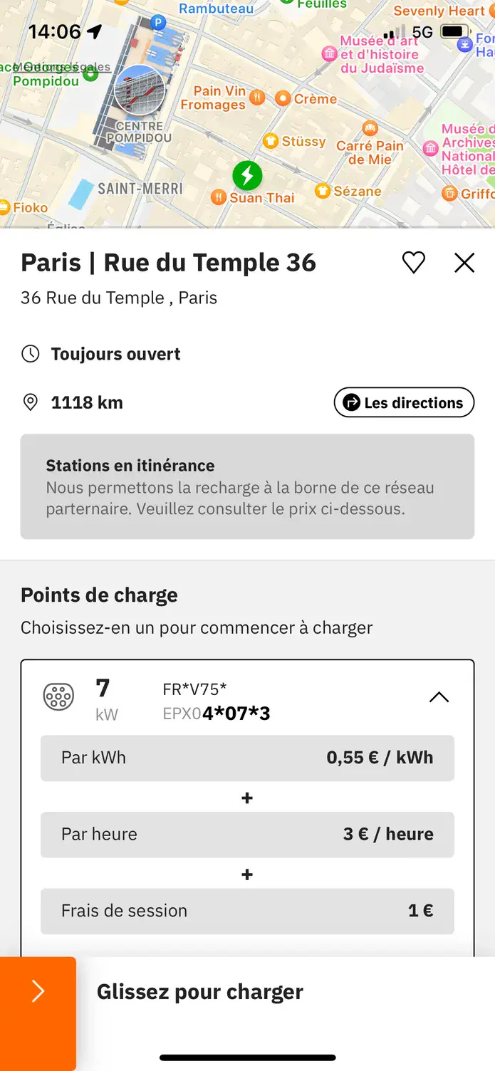 L'application easyCharging affichant une station de recharge à proximité : ses points de charge, le prix par kWh avant de brancher, et un bouton à glisser pour démarrer la recharge.