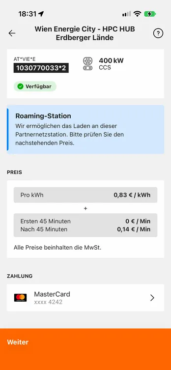 Die easyCharging-App mit einem einzelnen Ladepunkt: Leistung, Steckertyp und ob er frei ist, dazu der Preis und die Karte, mit der Sie bezahlen — alles schon vor dem Anstecken.