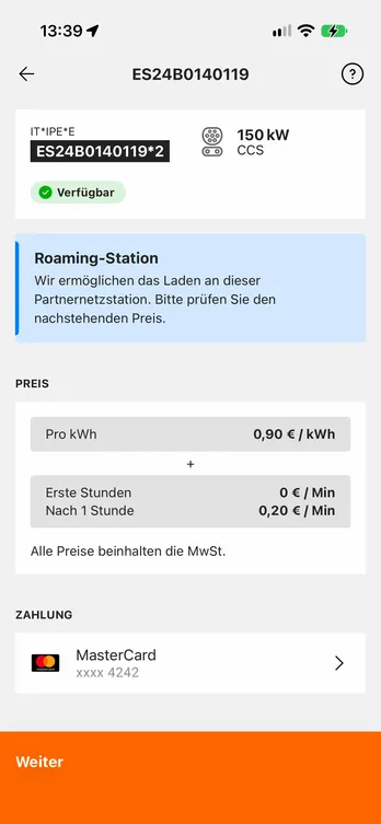Die easyCharging-App mit einem einzelnen Ladepunkt: Leistung, Steckertyp und ob er frei ist, dazu der Preis und die Karte, mit der Sie bezahlen — alles schon vor dem Anstecken.