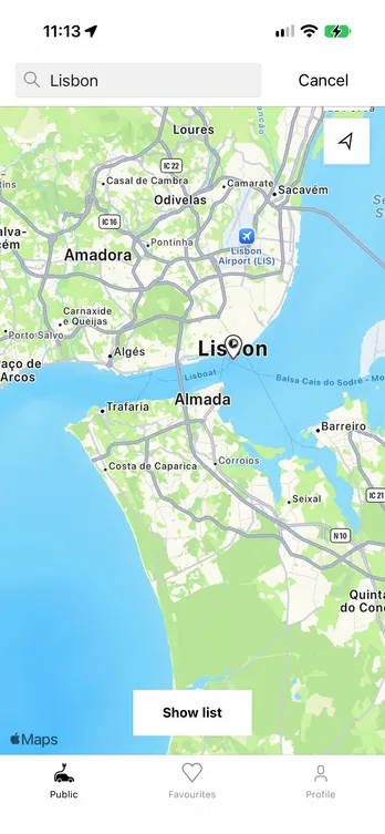 The easyCharging app showing a live map of charging points across Lisbon.