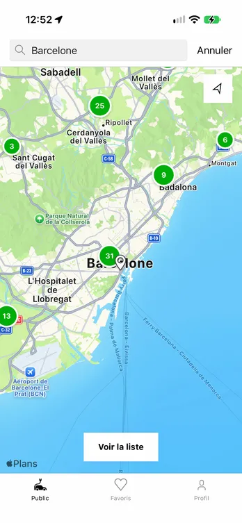 L'application easyCharging affichant une carte en direct des points de recharge à Barcelone.