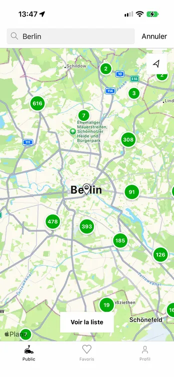 L'application easyCharging affichant une carte en direct des points de recharge à Berlin.