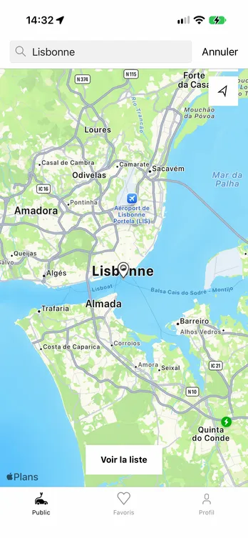 L'application easyCharging affichant une carte en direct des points de recharge à Lisbonne.