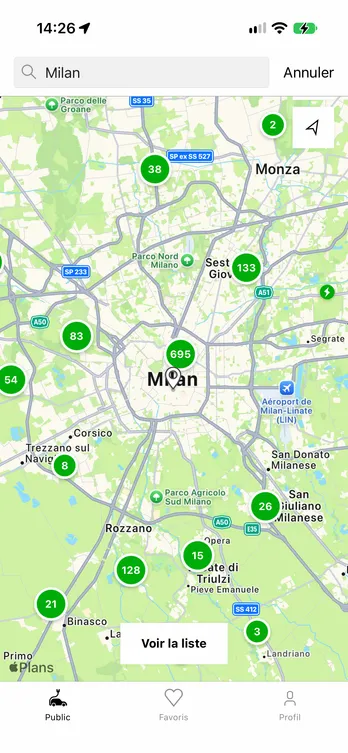 L'application easyCharging affichant une carte en direct des points de recharge à Milan.