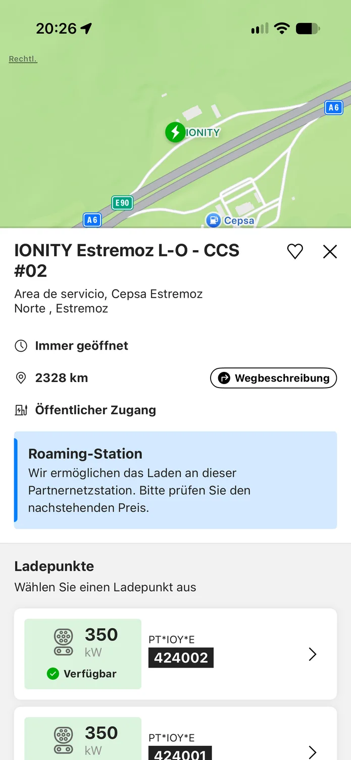 Die easyCharging-App mit einer auf der Karte gefundenen Ladestation: Adresse und Ladepunkte, darüber weiterhin die Karte.
