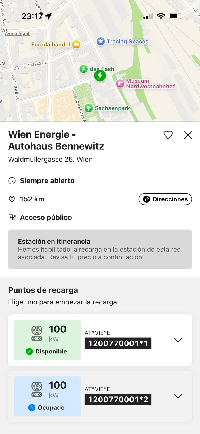 La aplicación easyCharging con una estación de recarga cercana: sus puntos de recarga, el precio por kWh antes de enchufar y un control deslizante para empezar a cargar.