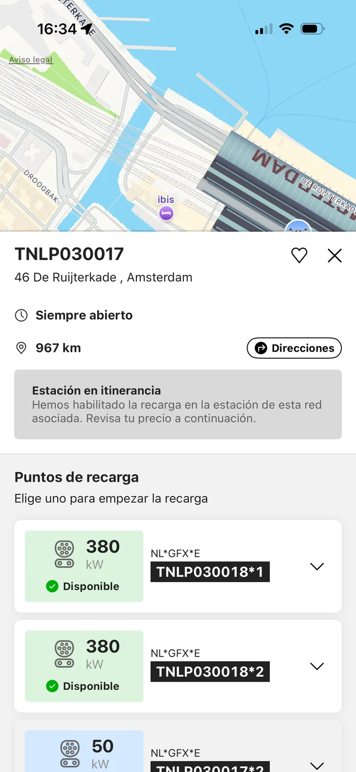 La aplicación easyCharging con una estación de recarga cercana: sus puntos de recarga, el precio por kWh antes de enchufar y un control deslizante para empezar a cargar.