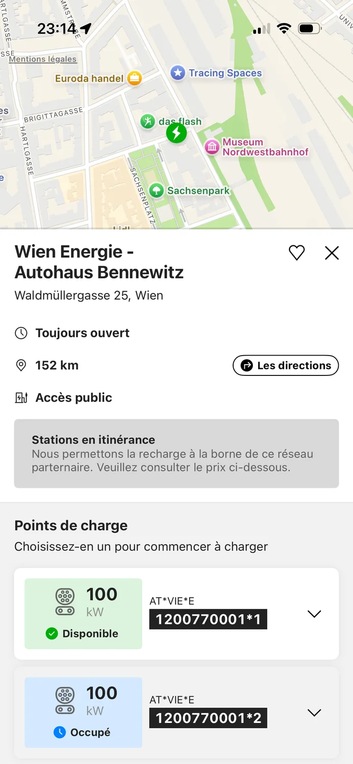 L'application easyCharging affichant une station de recharge à proximité : ses points de charge, le prix par kWh avant de brancher, et un bouton à glisser pour démarrer la recharge.