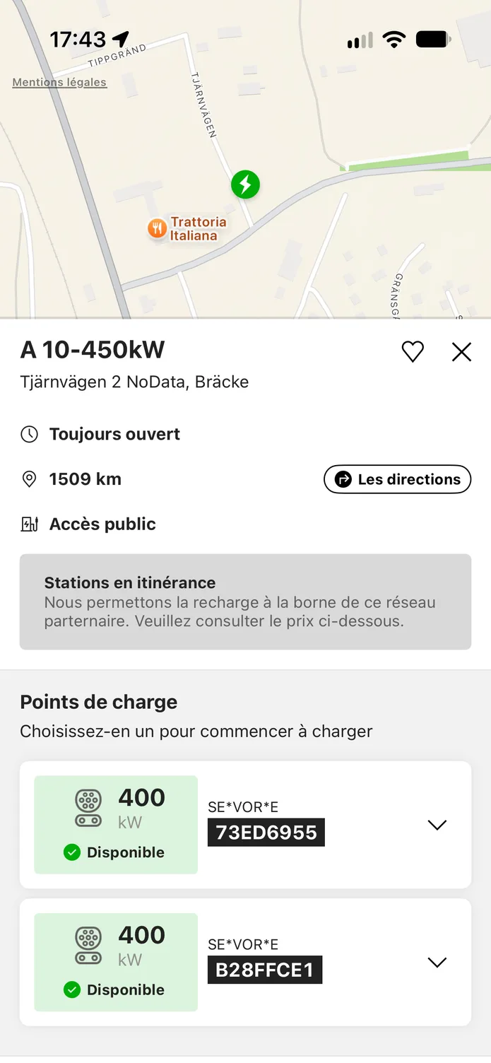 L'application easyCharging affichant une station de recharge trouvée sur la carte : son adresse et ses points de charge, avec la carte toujours visible au-dessus.